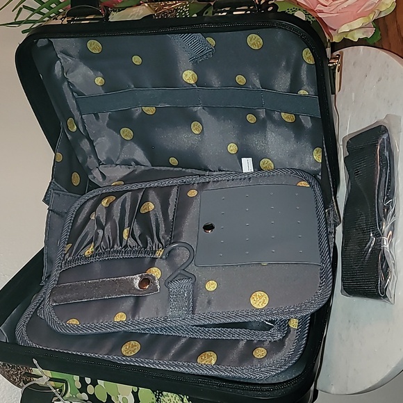 NWOT TRIFORCE ELITE PERFORMANCE BEAUTY HARD SHELL CAMO PRINT CASE SPRING BREAK - Picture 9 of 16